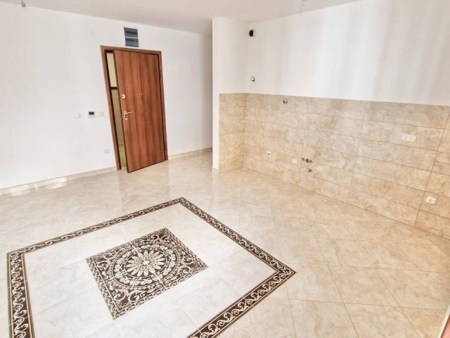 Wohnung in einem Komplex mit Swimmingpool in der Nähe des Meeres