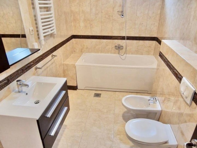 Wohnung in einem Komplex mit Swimmingpool in der Nähe des Meeres