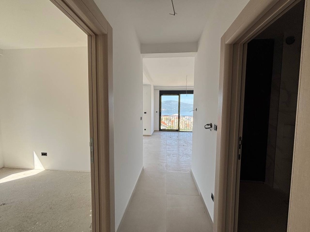 New two-bedroom apartment with sea view in Tivat