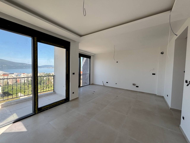New two-bedroom apartment with sea view in Tivat