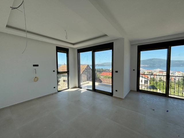 New two-bedroom apartment with sea view in Tivat
