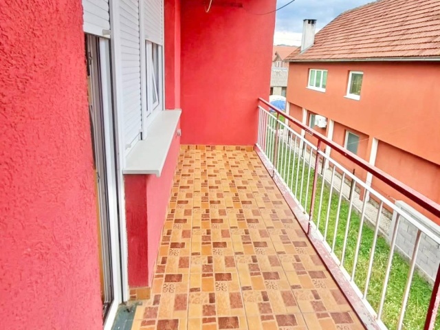 Stambena zgrada sa cetiri stana u Niksicu