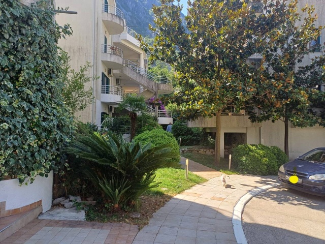 Spacious apartment 130 m2 with sea view in Risan, Kotor