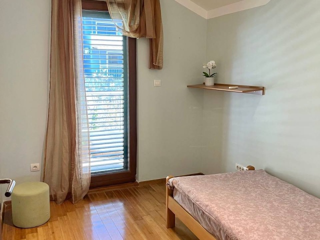 Spacious apartment 130 m2 with sea view in Risan, Kotor