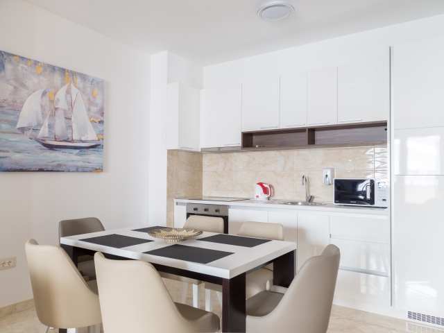 Zwei-Zimmer-Wohnung in Becici, nahe dem Meer
