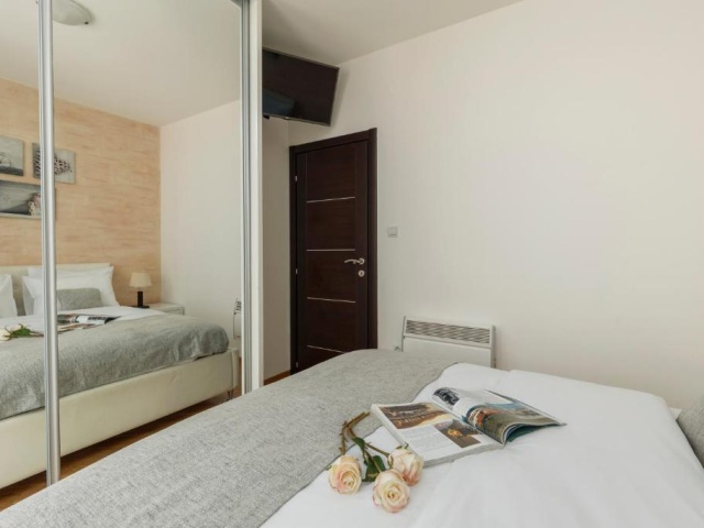 ZU VERMIETEN! Zwei-Zimmer-Wohnung in Kotor