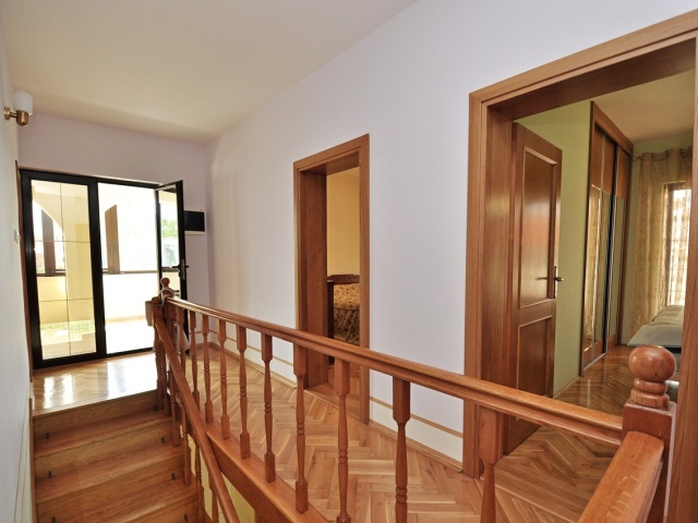 Einmaliges Angebot! Einfamilienhaus in der Nähe des Meeres und Porto Montenegro