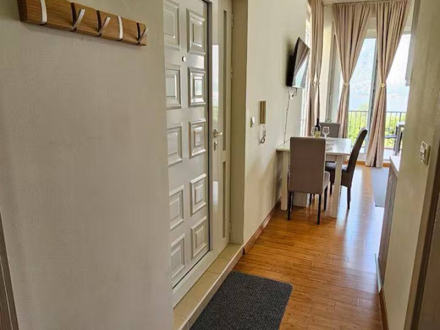 Wohnung mit Meerblick + Garagenplatz in Kotor, Prcanj