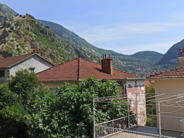 Studio apartment close to the Old town of Kotor