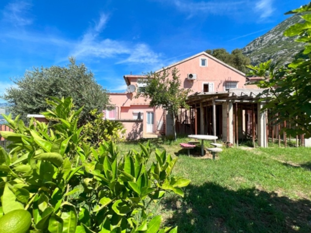House for sale in Dobrota, Kotor