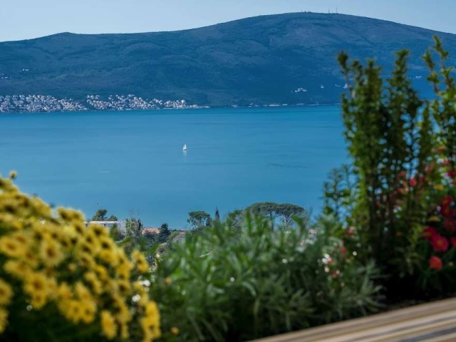 A private luxury residence with panoramic sea views in Tivat