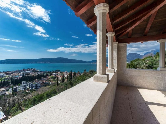 A private luxury residence with panoramic sea views in Tivat