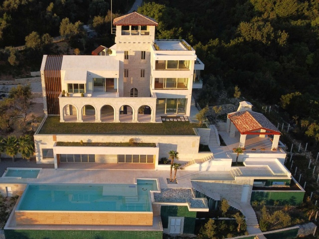 A private luxury residence with panoramic sea views in Tivat
