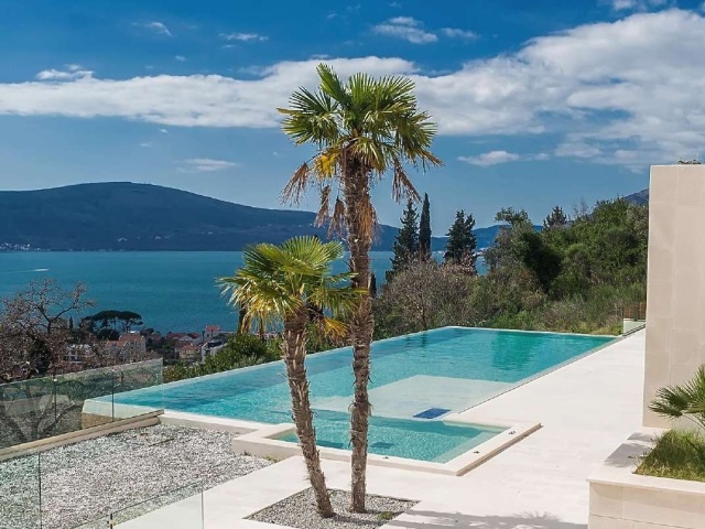 A private luxury residence with panoramic sea views in Tivat