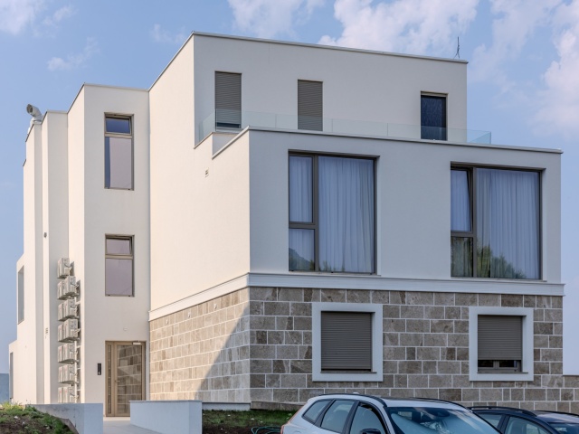 Geräumige Wohnung mit zwei Schlafzimmern in Tivat