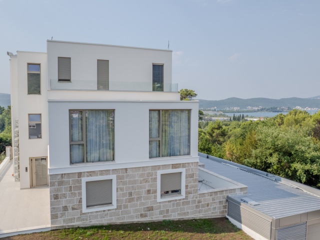 Geräumige Wohnung mit zwei Schlafzimmern in Tivat