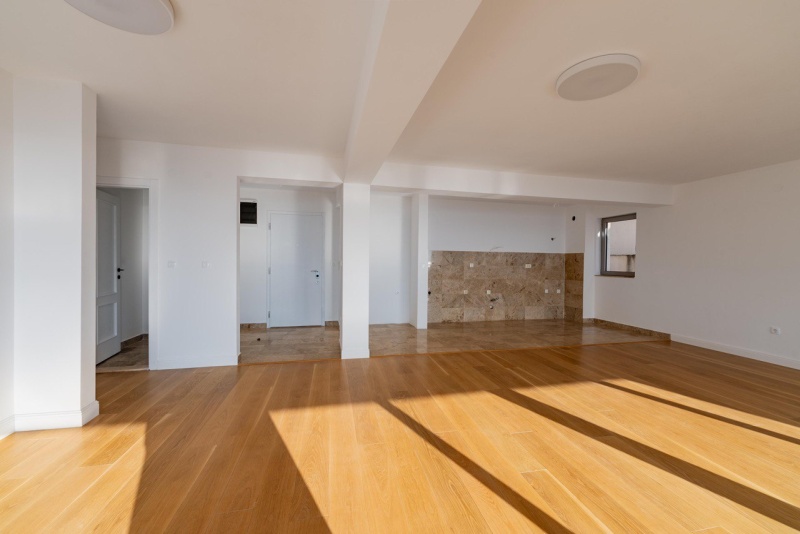 Three-bedroom penthouse with panoramic sea view