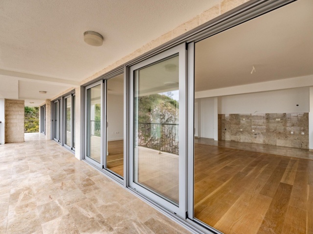 Three-bedroom penthouse with panoramic sea view