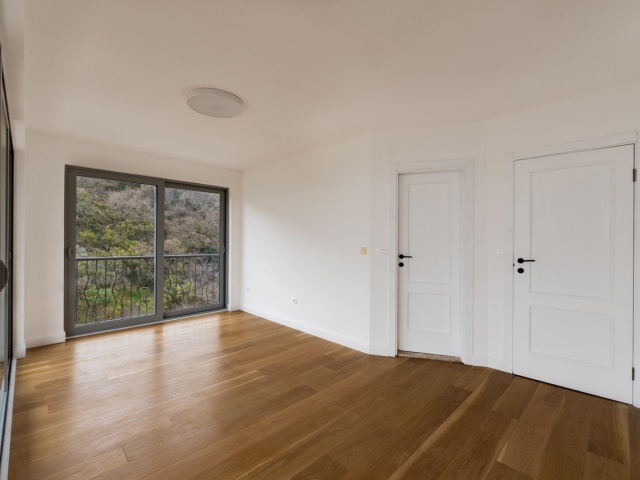 Three-bedroom penthouse with panoramic sea view