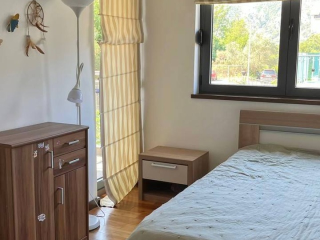 Zwei-Zimmer-Wohnung mit Meerblick in Kotor