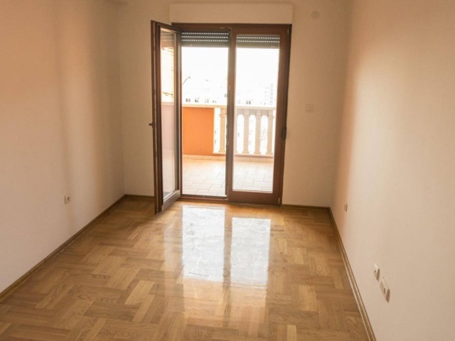 BEZ POREZA! Trosoban stan u Budvi, preko puta  Mega Moll