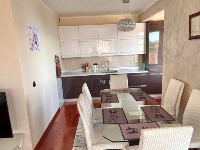 Zwei-Zimmer-Wohnung mit Panoramablick auf das Meer in Budva