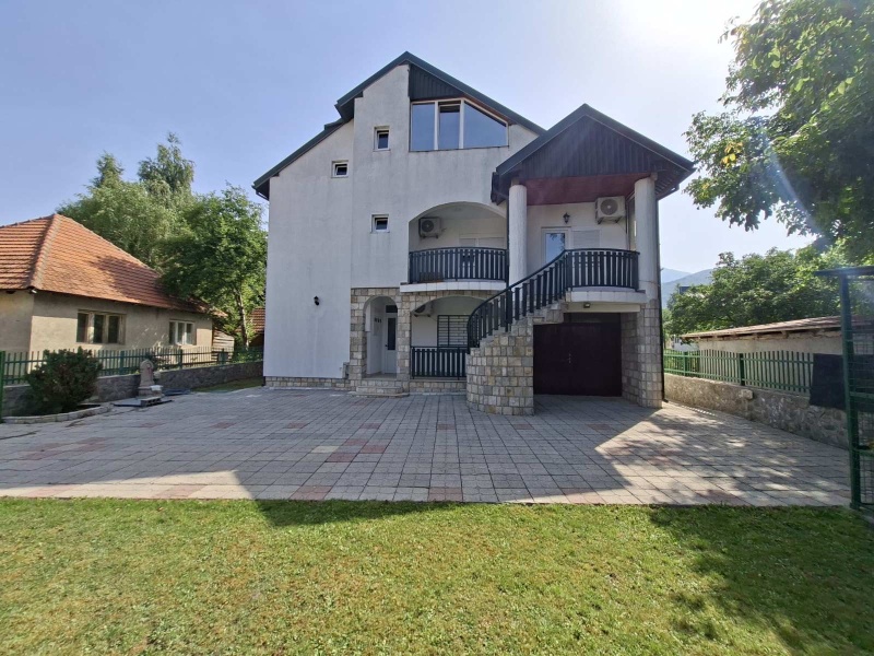 For sale house in Kolasin