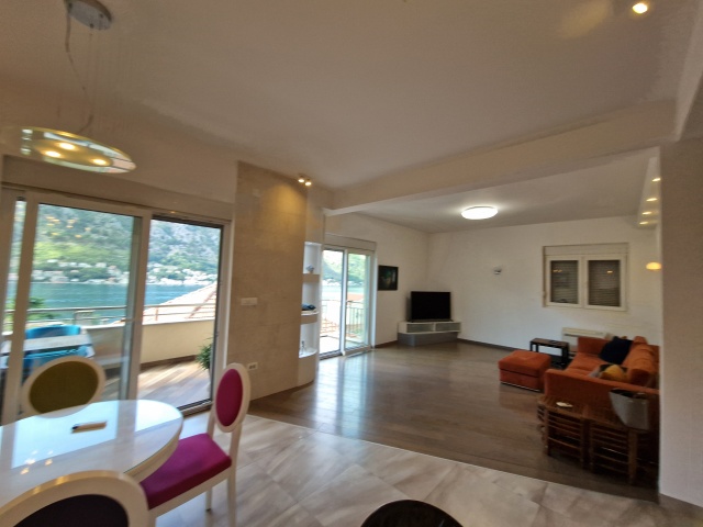 Spacious two-bedroom apartment near the Old Town of Kotor.