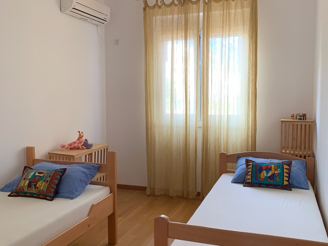 Spacious 3-bedroom apartment with sea view in Budva, Becici