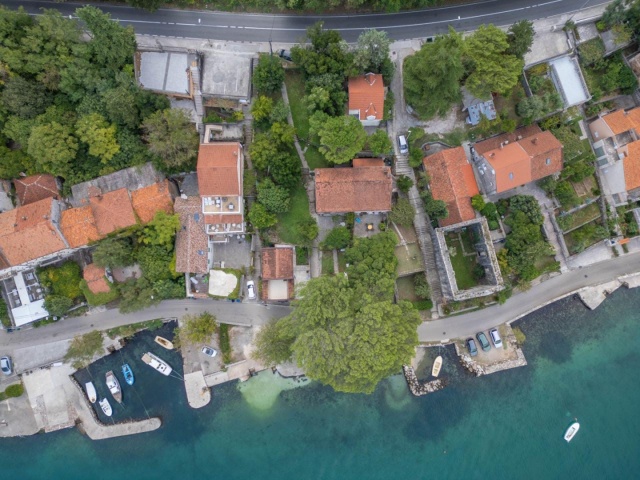 Очаровательный каменный дом • Доброта первая линия моря