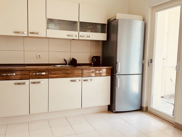 Zu verkaufen: Wohnung in Risan (Gemeinde Kotor, Montenegro).