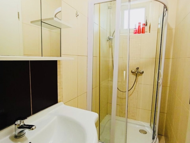 Zu verkaufen: Wohnung in Risan (Gemeinde Kotor, Montenegro).