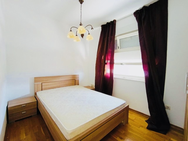 Zu verkaufen: Wohnung in Risan (Gemeinde Kotor, Montenegro).
