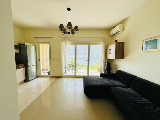 Zu verkaufen: Wohnung in Risan (Gemeinde Kotor, Montenegro).