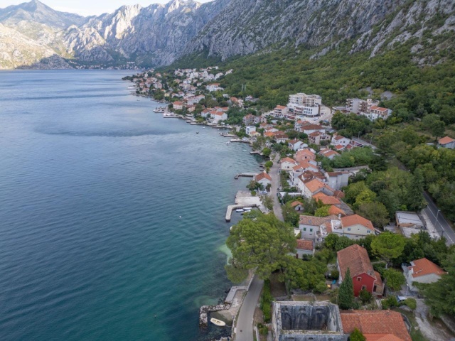 Очаровательный каменный дом • Доброта первая линия моря