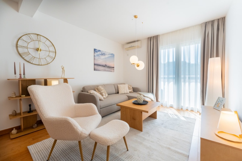 Helle Wohnung in Pržno zu verkaufen