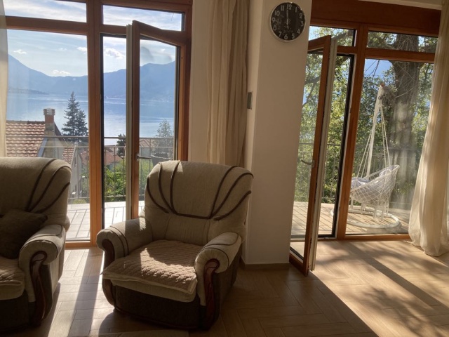 PRODAJE SE KOMLKES OD APARTMANA EDEN U ORAHOVCU ZGRADA BR.2