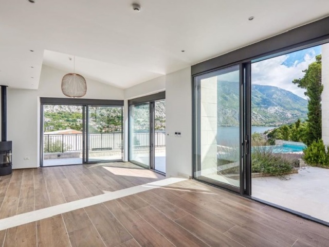 Продается Вилла Vela класса люкс с неповторимым видом на море .