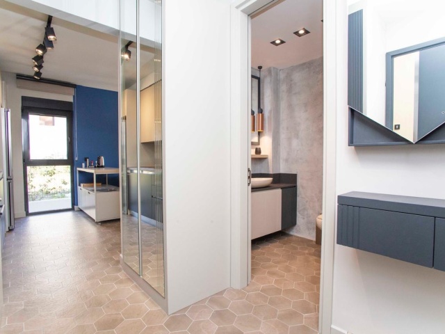 Neue Wohnung zum Verkauf direkt am Meer in Donja Lastva, Tivat!