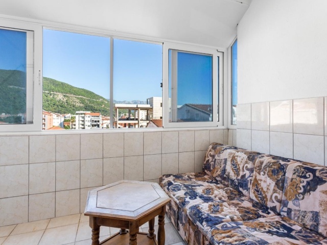 Prodaje se komforan jednosoban stan u naselju Rozino, Budva.