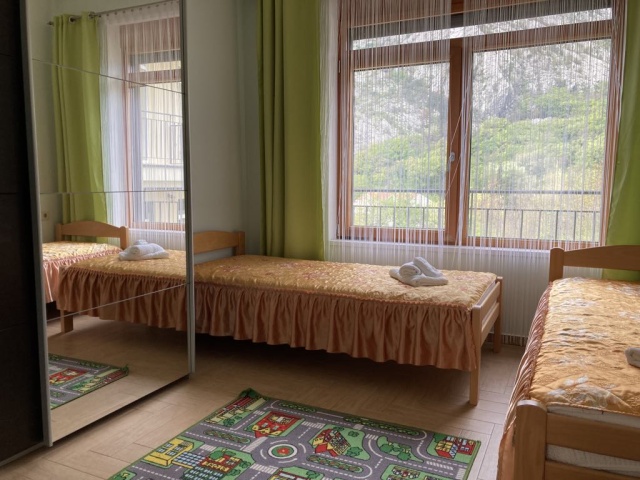 PRODAJE SE KOMLKES OD APARTMANA EDEN U ORAHOVCU ZGRADA BR.2