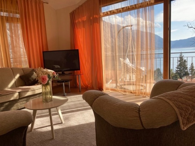 PRODAJE SE KOMLKES OD APARTMANA EDEN U ORAHOVCU ZGRADA BR.2