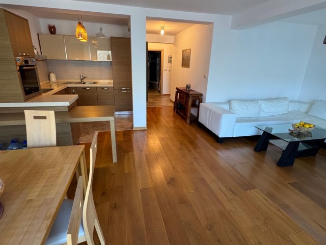 Eine luxuriöse Wohnung in ruhiger und malerischer Lage in Stoliv, Kotor, steht zum Verkauf.