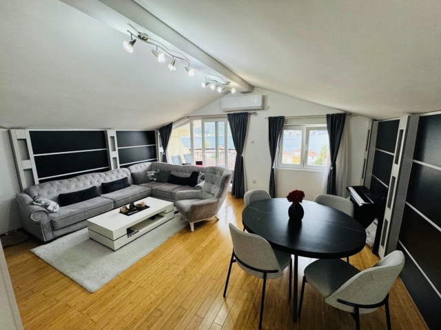 Großzügige Wohnung mit Blick auf die Bucht von Kotor – Dobrota, Daosine