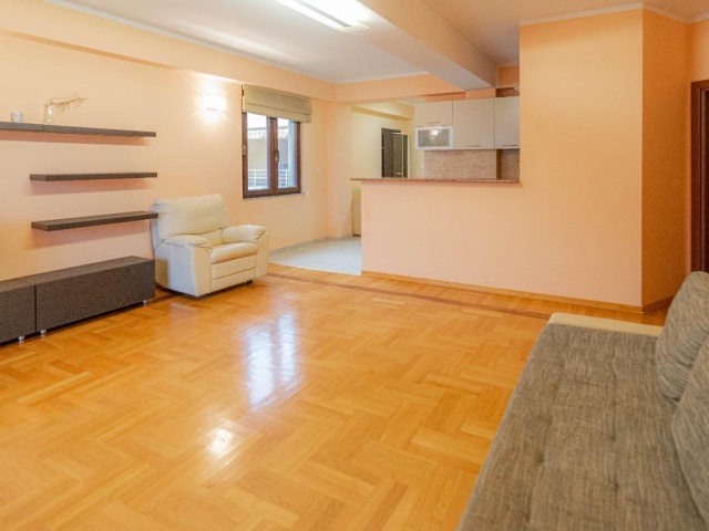 Prodaje se jednosoban stan  ,prva linija do mora.