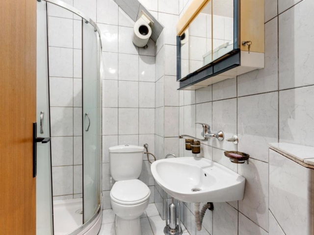 Prodaje se komforan jednosoban stan u naselju Rozino, Budva.