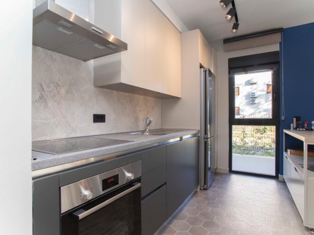 Neue Wohnung zum Verkauf direkt am Meer in Donja Lastva, Tivat!