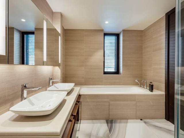 Prodaje se luksuzni dvosoban stan u PortoNovom, Herceg Novi.