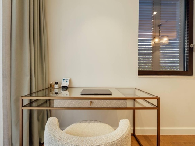 Prodaje se luksuzni dvosoban stan u PortoNovom, Herceg Novi.