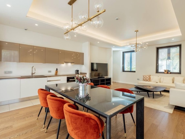 Prodaje se luksuzni dvosoban stan u PortoNovom, Herceg Novi.